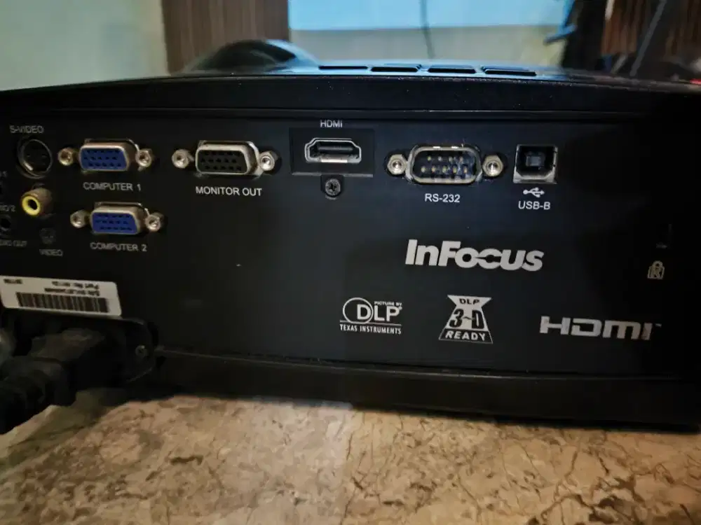 InFocus proyektor hdmi