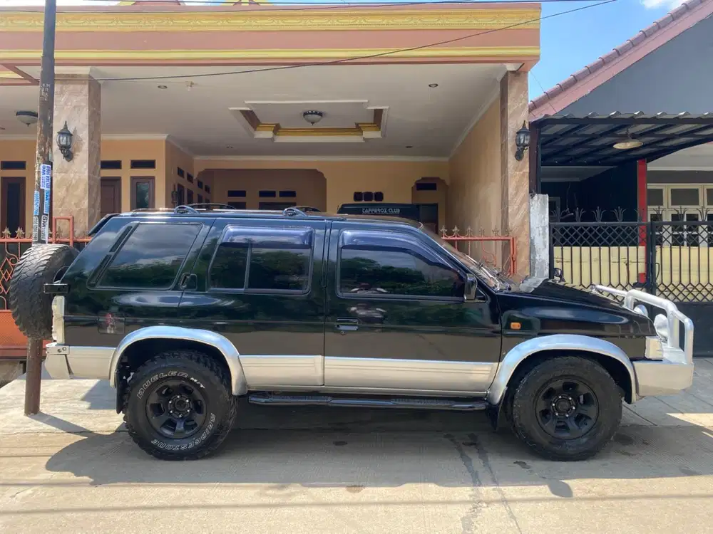 Nissan Terrano Kingsroad (Full Audio)