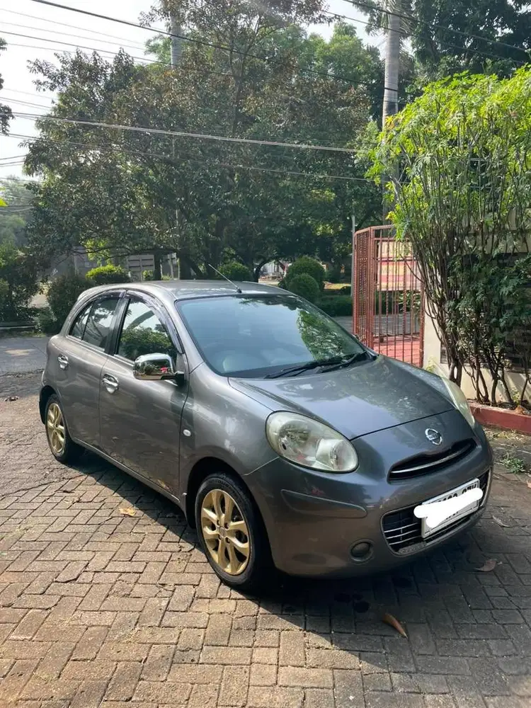 Dijual mobil Nissan March 1.2 M/T