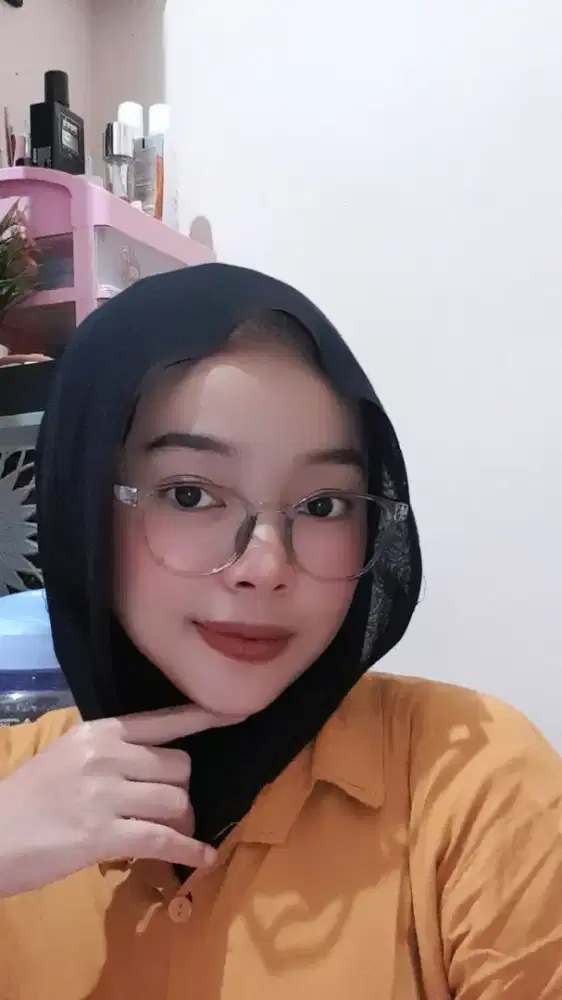 Cari kerja host live atau toko emas