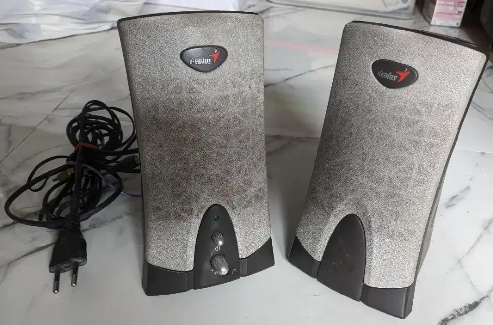 Speaker aktif GENIUS speker spiker