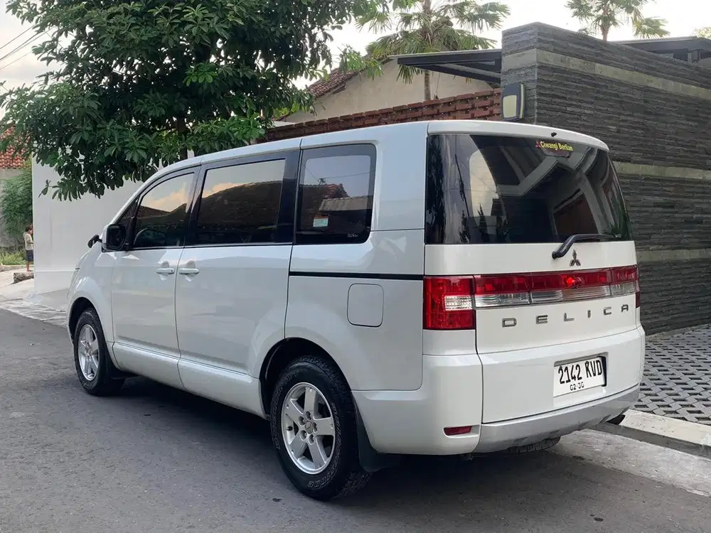 Mitsubitsi Delica 2.0 AT 2014