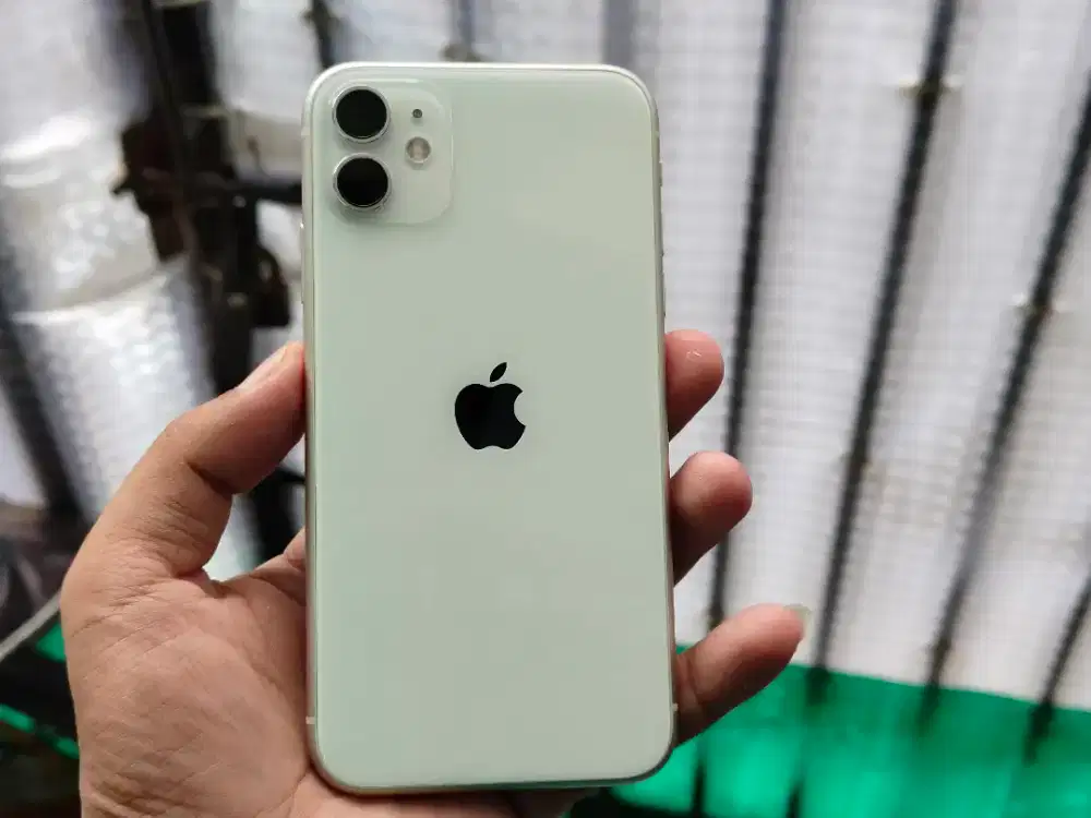 iphone 11 64GB fulset mulus ibox BH 87 istimewah