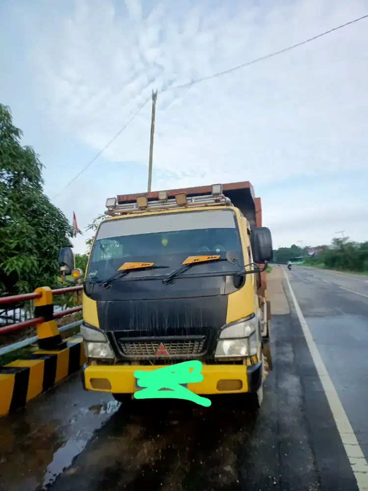 Mitshubishi Fuso Canter tipe coal diesel HD 125 Tahun 2015