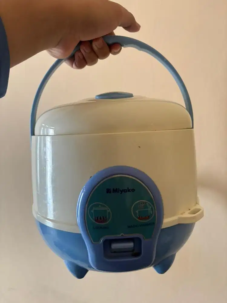 Magic Com Miyako kecil