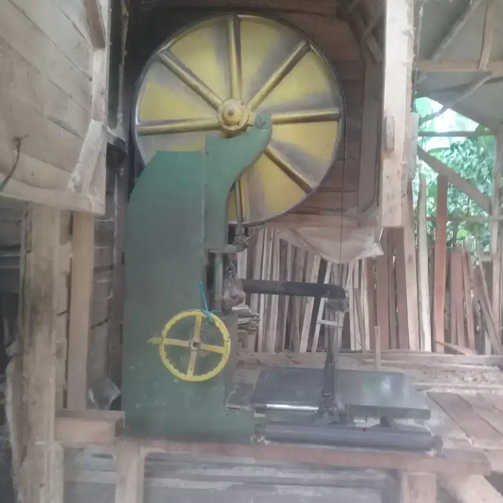 Dijual mesin pemotong kayu Merk DOMFENG 30 HP