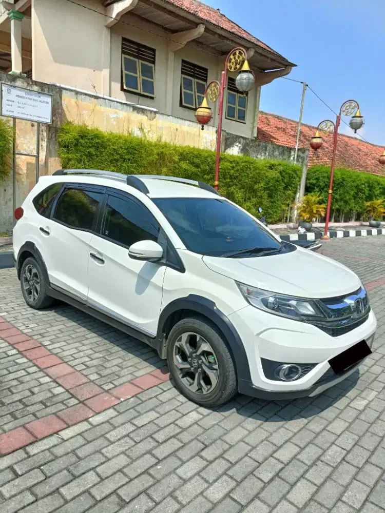 Honda BR-V Putih tipe E 2016 M/T