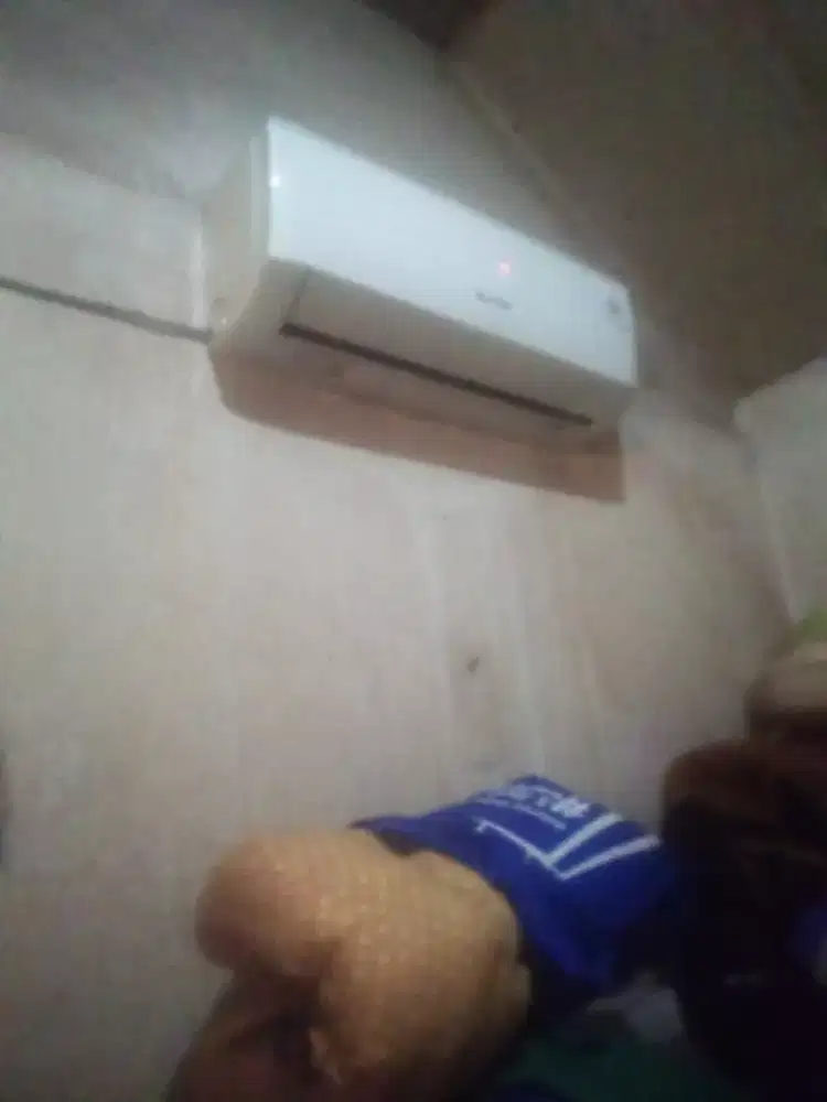 AC Sharp 1/2 PK milik pribadi