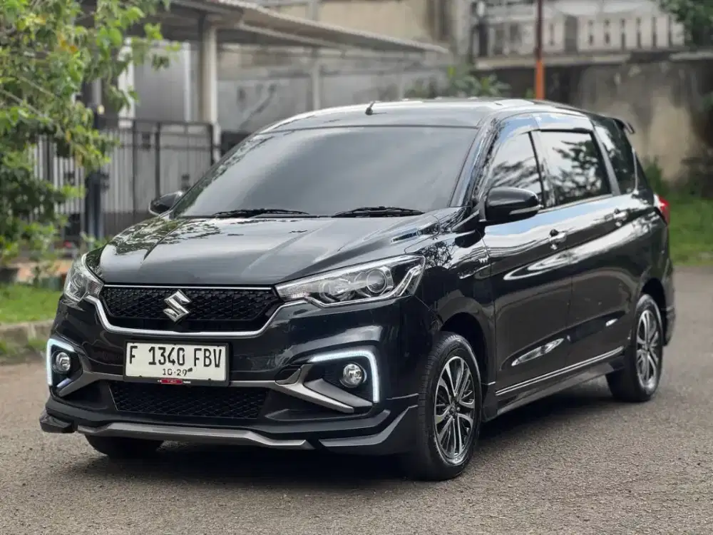 Suzuki Ertiga Gx Hybrid AT Hitam 2024