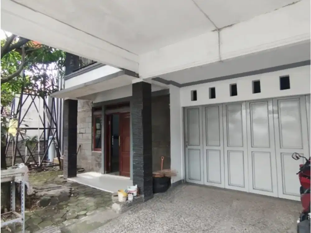Rumah bagus 2 lantai di Batu Indah