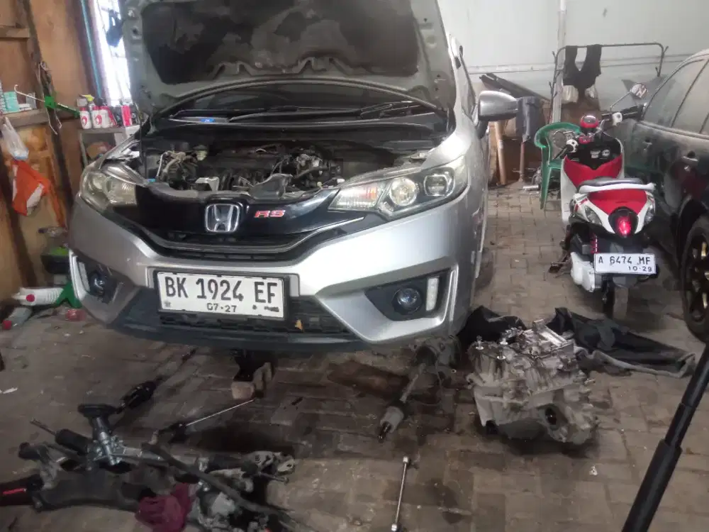 Garasi bengkel 0plet Cars