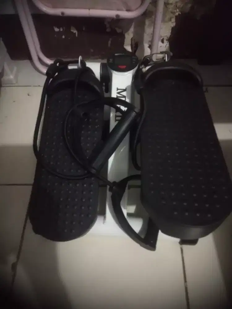 Alat olahraga jalan santai