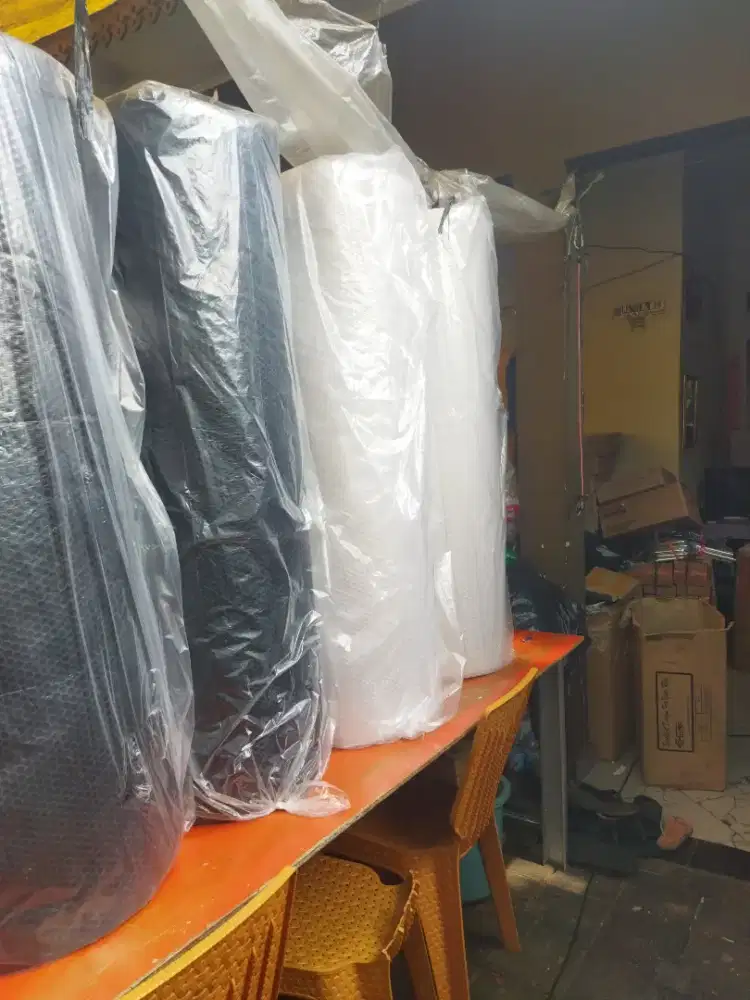 Bubble wrap 1 roll 125x 50 meter hitam dan bening