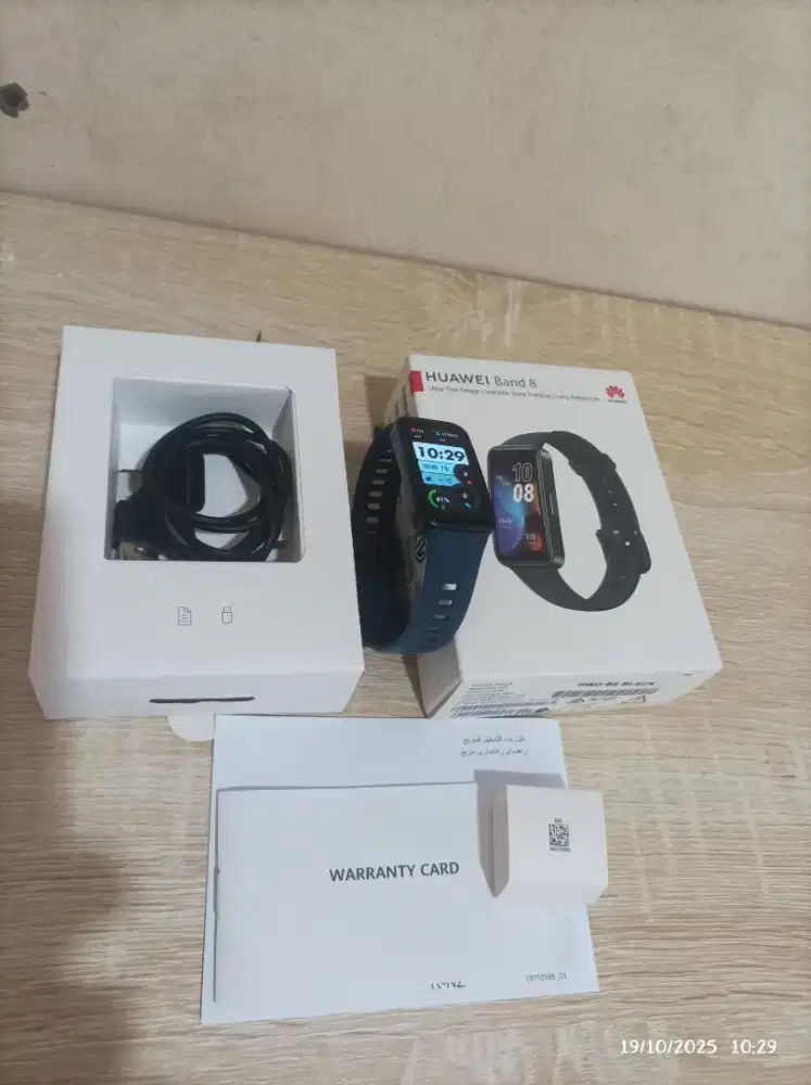 Jual cepat Jam Spesial Huawei Band 8