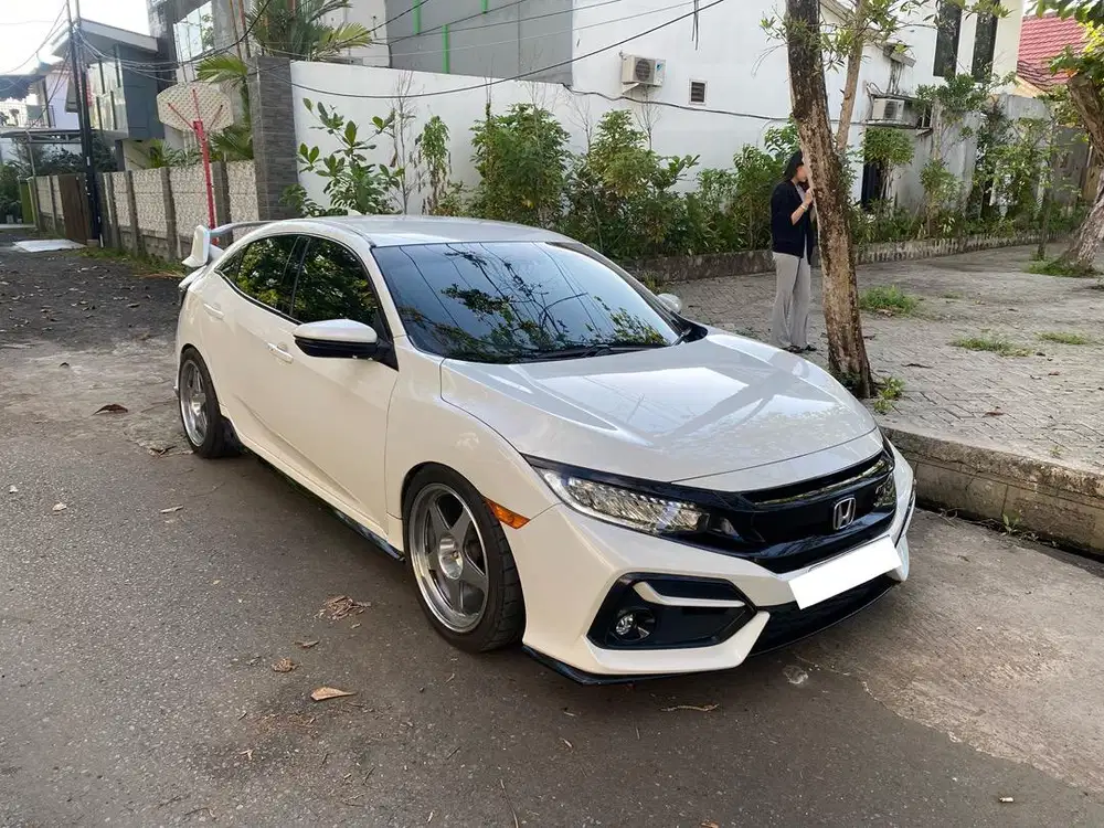Honda Civic Turbo RS 2021 Hatchback Fk4 Modif Warna Putih Terawat
