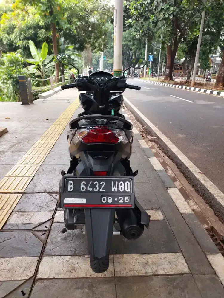 DIJUAL CASH HONDA VARIO 125 CBS LED OLD THN 2016 PAJAK IDUP SIAP PAKAI
