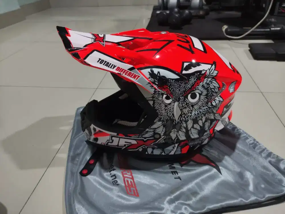 Helm Jpx x 13 series