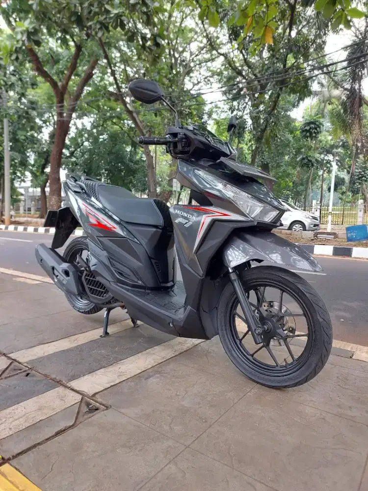 DIJUAL CASH HONDA VARIO 125 CBS LED OLD THN 2016 PAJAK IDUP