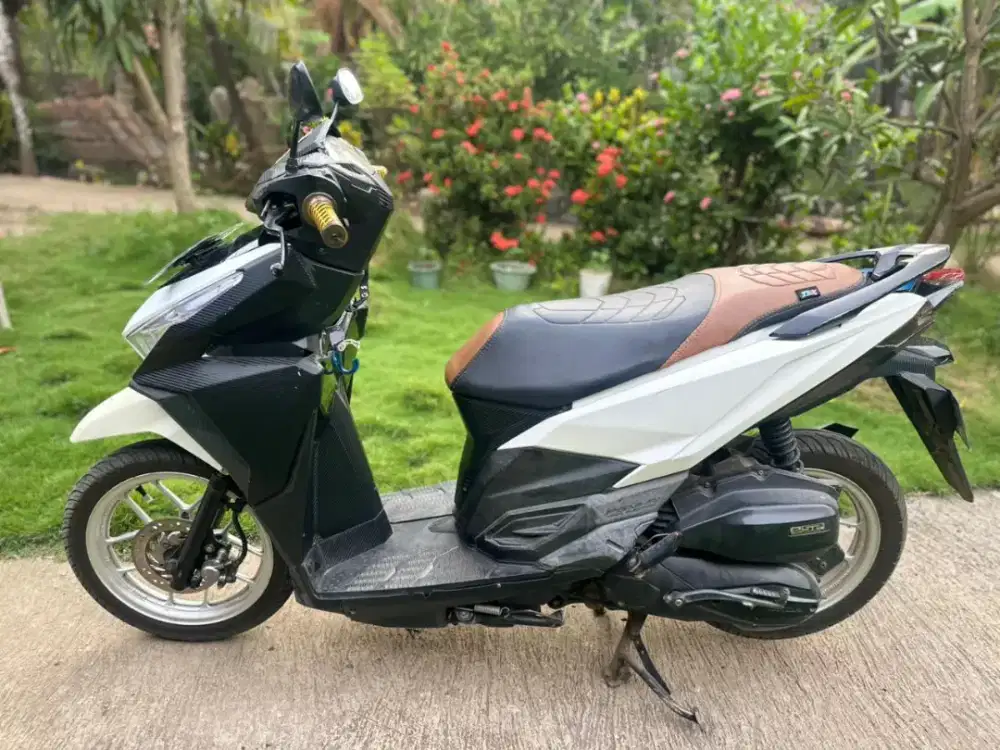 Dijual motor vario 125 tahun 2016
