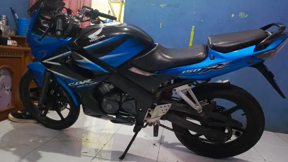 CBR 150 old CBU