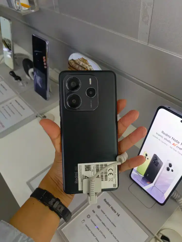 Redmi Note 14 5G free buds 6 play