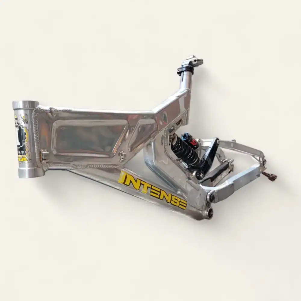 Frame sepeda down hill Intense