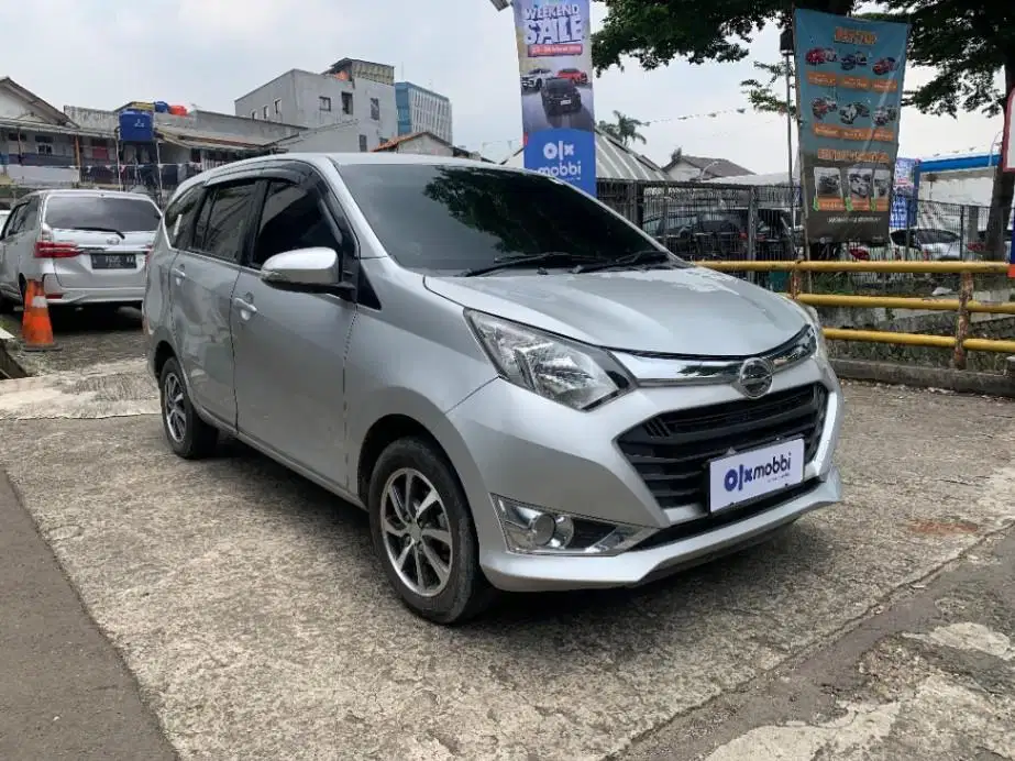 DP MURAH Daihatsu Sigra 1.2 R Bensin-AT 2018 Silver CNRYB
