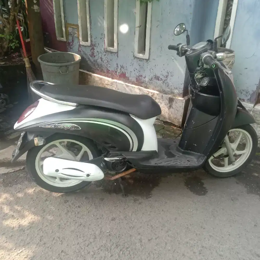 Honda Scoopy carbu 2011