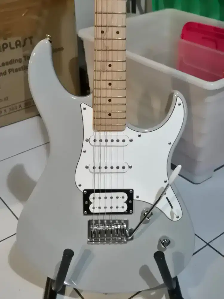 Yamaha Pacifica PAC112VM