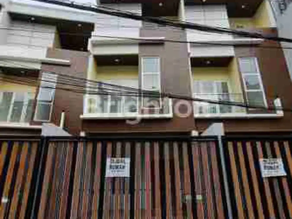 Rumah Baru 3 lantai di cengkareng