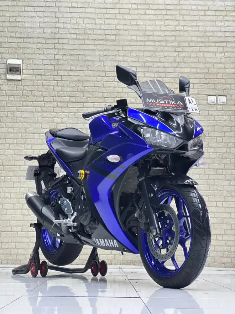 YAMAHA R25 LAST EDITION 2018 - Chintia Mustika