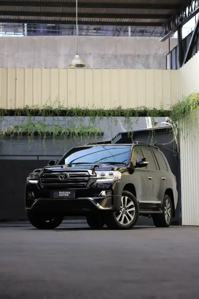 TOYOTA LANDCRUISER VXR 200 2017