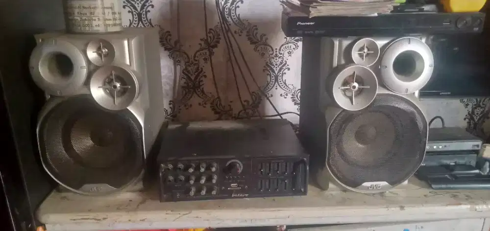 Amplifier dan salon jvc