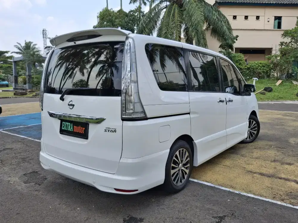 Nissan Serena 2.0 HWS 2015 bensin