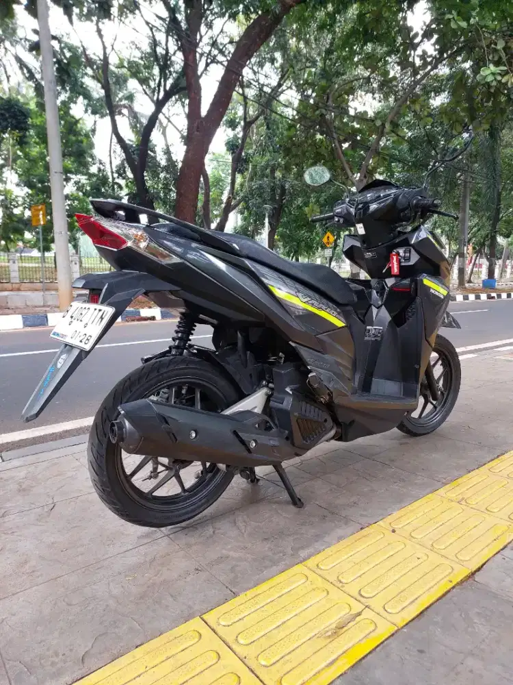 DIJUAL CASH HONDA VARIO 125 LED OLD CBS THN 2017 PAJAK IDUP SIAP PAKAI