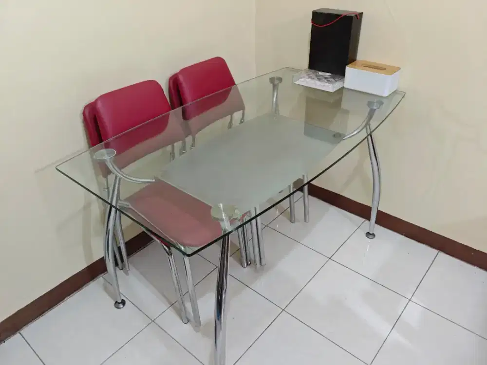 Meja Makan Kaca Temperd (80x120) 1 Set