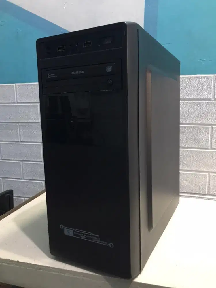 Satu Set Pc AMD A6-9500 RADEON R5 Banyak Bonus Murmer