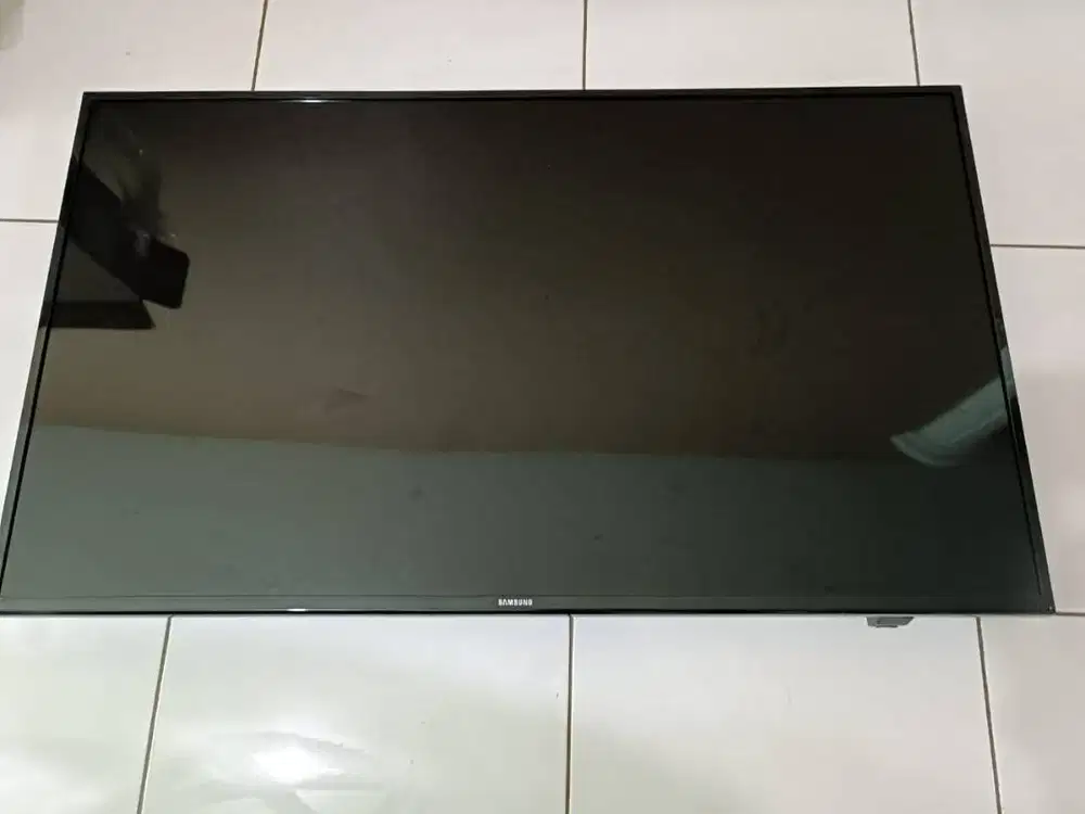 Dijual Segera TV Samsung LED TV 43 inch kondisi Mulus
