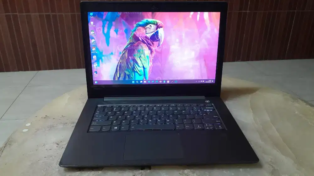Laptop Lenovo V330 core i5 Ram 8GB DDR4 ssd Nvme 256GB Backlight GEN 8