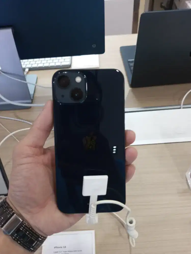 Cicilan bunga 0% dan gratis 2 bulan angsuran iPhone 13 128Gb
