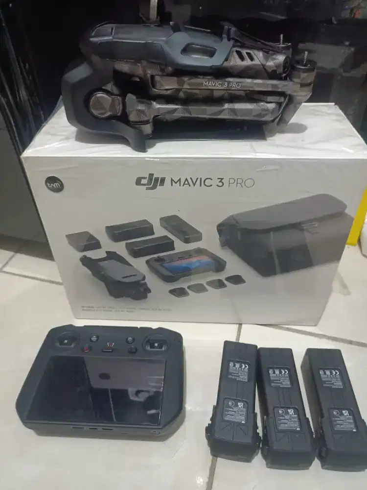 Dji Mavic 3 Pro with RC PRO