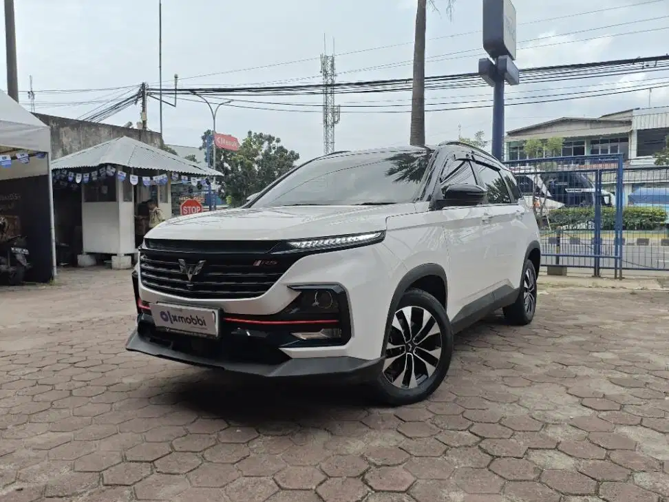 Wuling Almaz RS  1.5 T Pro Bensin-AT 2021 Putih