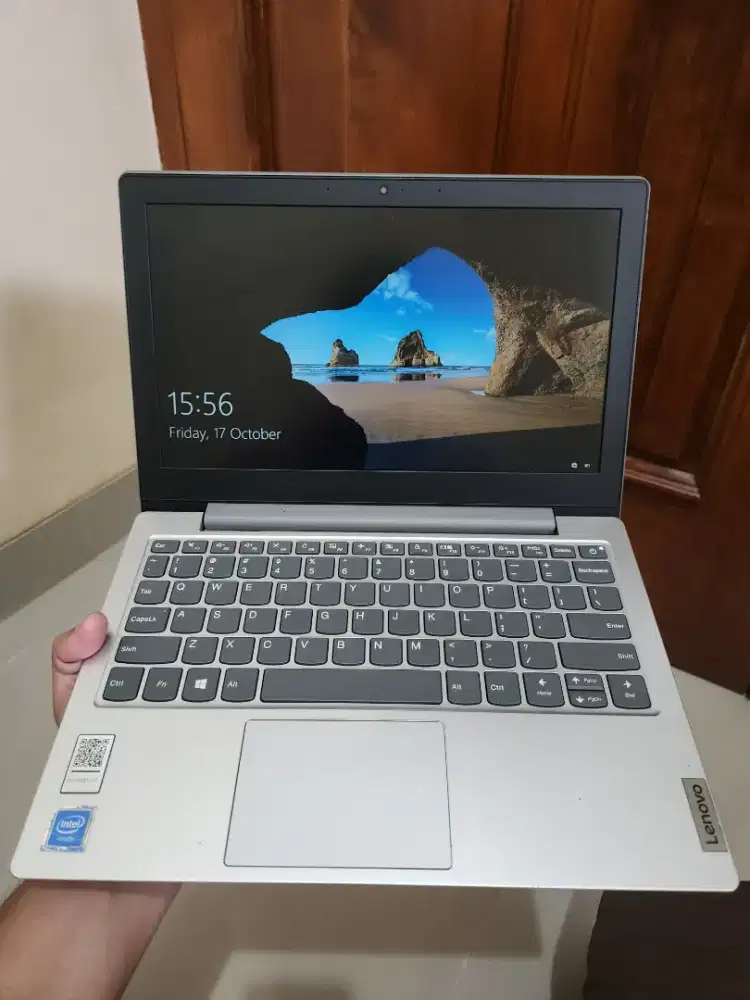 Laptop Lenovo 81VT Ram 4 / SSD 256GB celeronN4020 12inc laptop charger