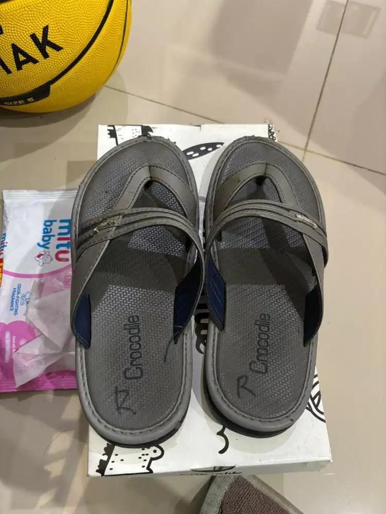 Sendal anak grey