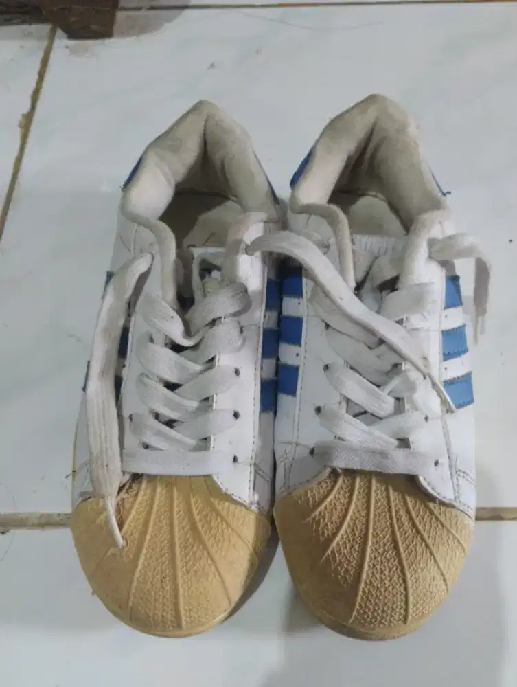 Sepatu anak adidas size 34