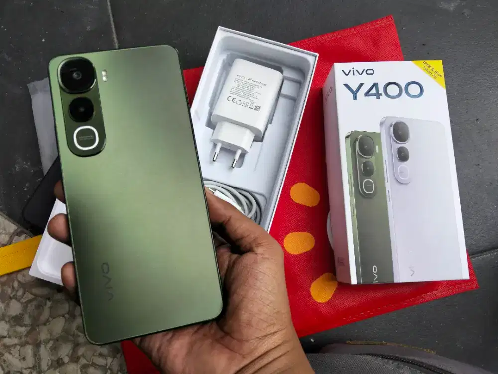 Vivo Y400 8/256 kondisi masih baru jarang pakai baru sebulan