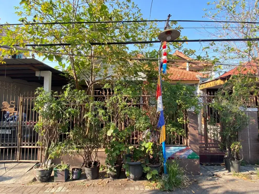 Dijual rumah dekat pusat kota Surabaya