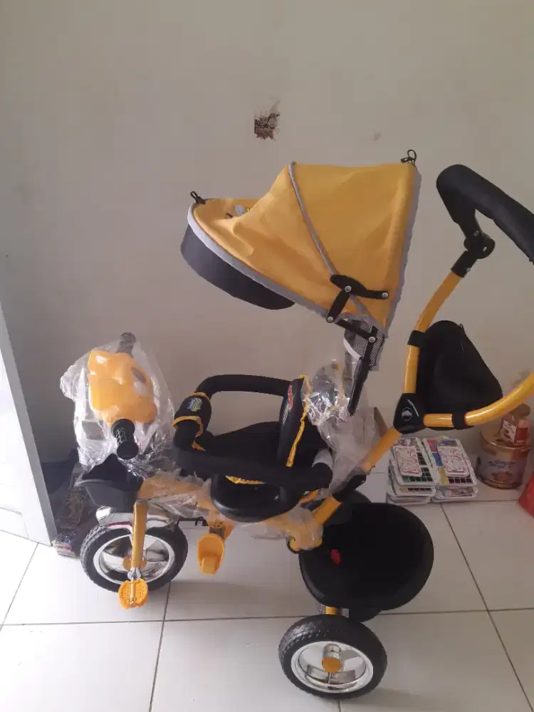 Sepeda anak roda 3 merk family
