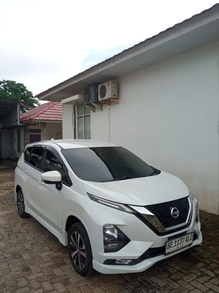 NEW LIVINA VE 1.5 MATIC 2019