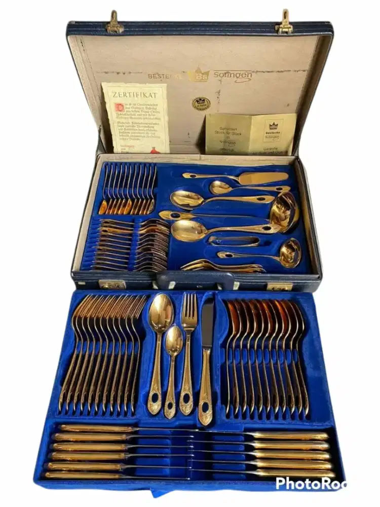 Set Peralatan Makan Berlapis Emas 22K dan Batu Safir-Solingen Limited